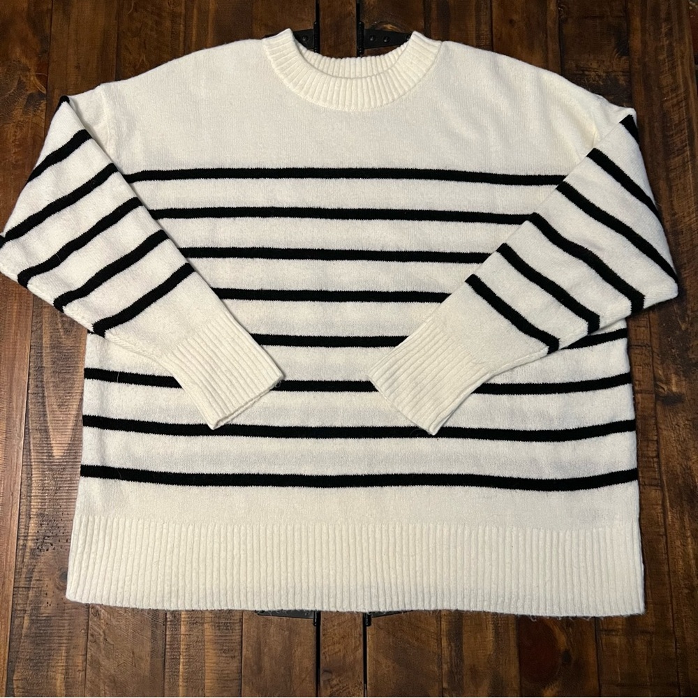 Ava & Viv 2x black and white stripe sweater